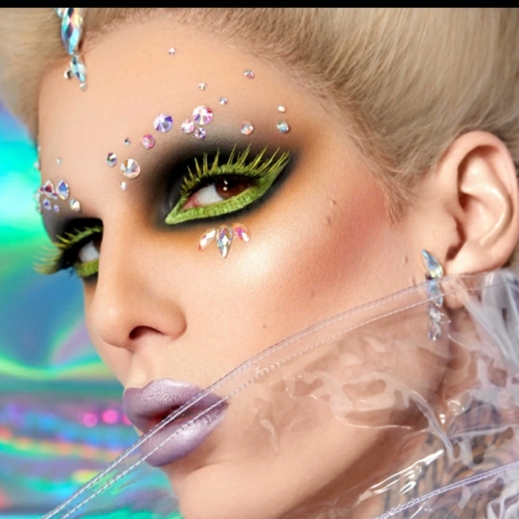 💜Jeffree Star "Clout" a Metallic Lavender💜 - Picture 6 of 6